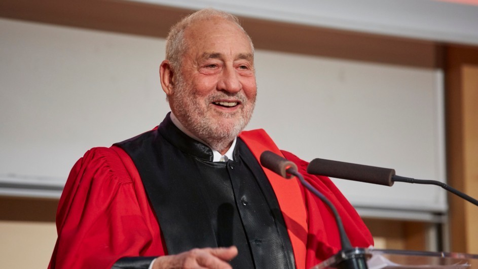 University Professor Joseph E. Stiglitz has had a busy year, traveling around the world talking about progressive economics, the new era of globalization and the impact of technology on social and political realities. Joseph Stiglitz